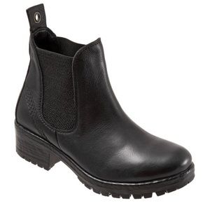 Size 41 | Bueno: Florida Chelsea Boots | EUC | Black & Black